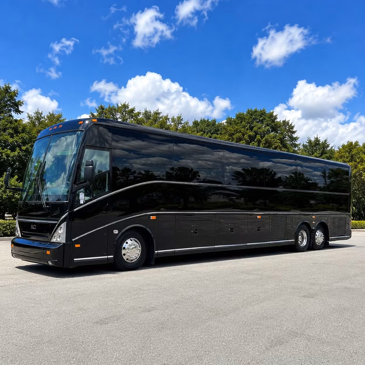 construction site and industrial crew shuttles serving san leandro